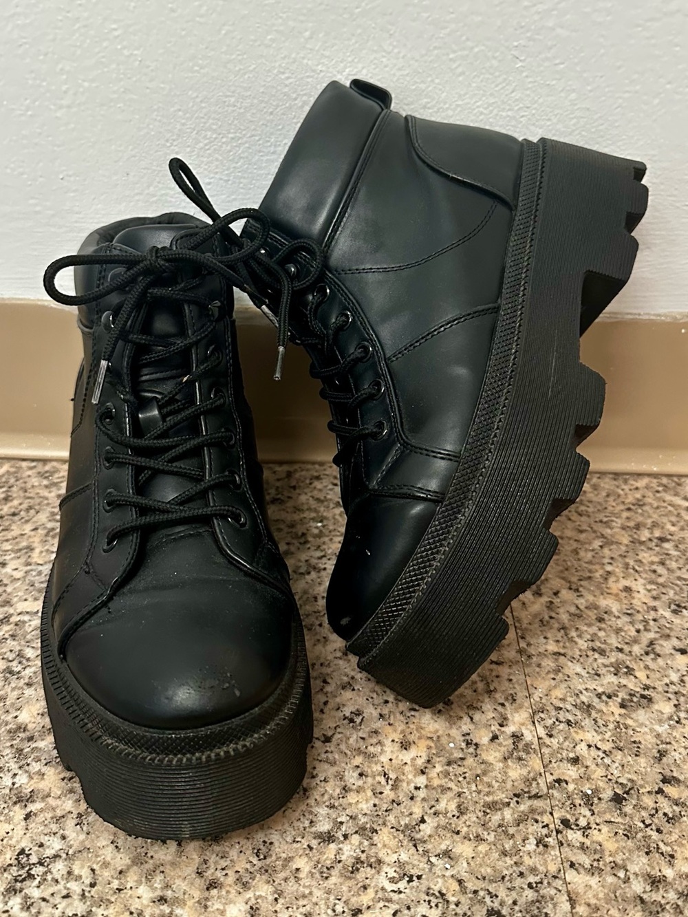 Forever 21 Black Platform Lace-Up Ankle Boots 9